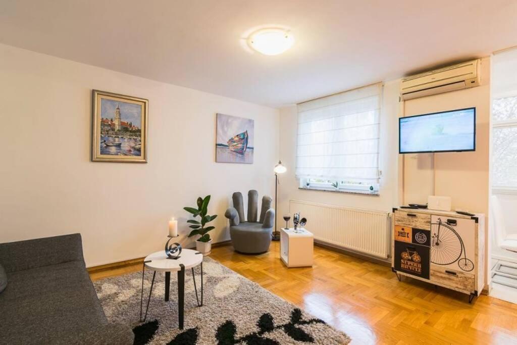 Apartment Jarun Brac Загреб Экстерьер фото
